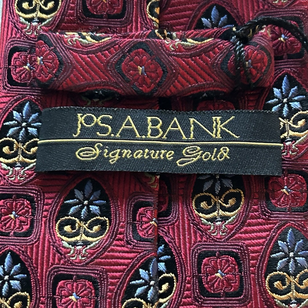 Jos. A. Bank Signature Gold Tie Red Silk w/ Regal Medallion Motif 3.5"x58" NWT‎ - Picture 8 of 9
